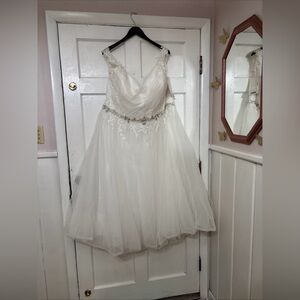 Plus Size Wedding Gown Size 26 Tea Length Bonny Bridal Love Collection 6716